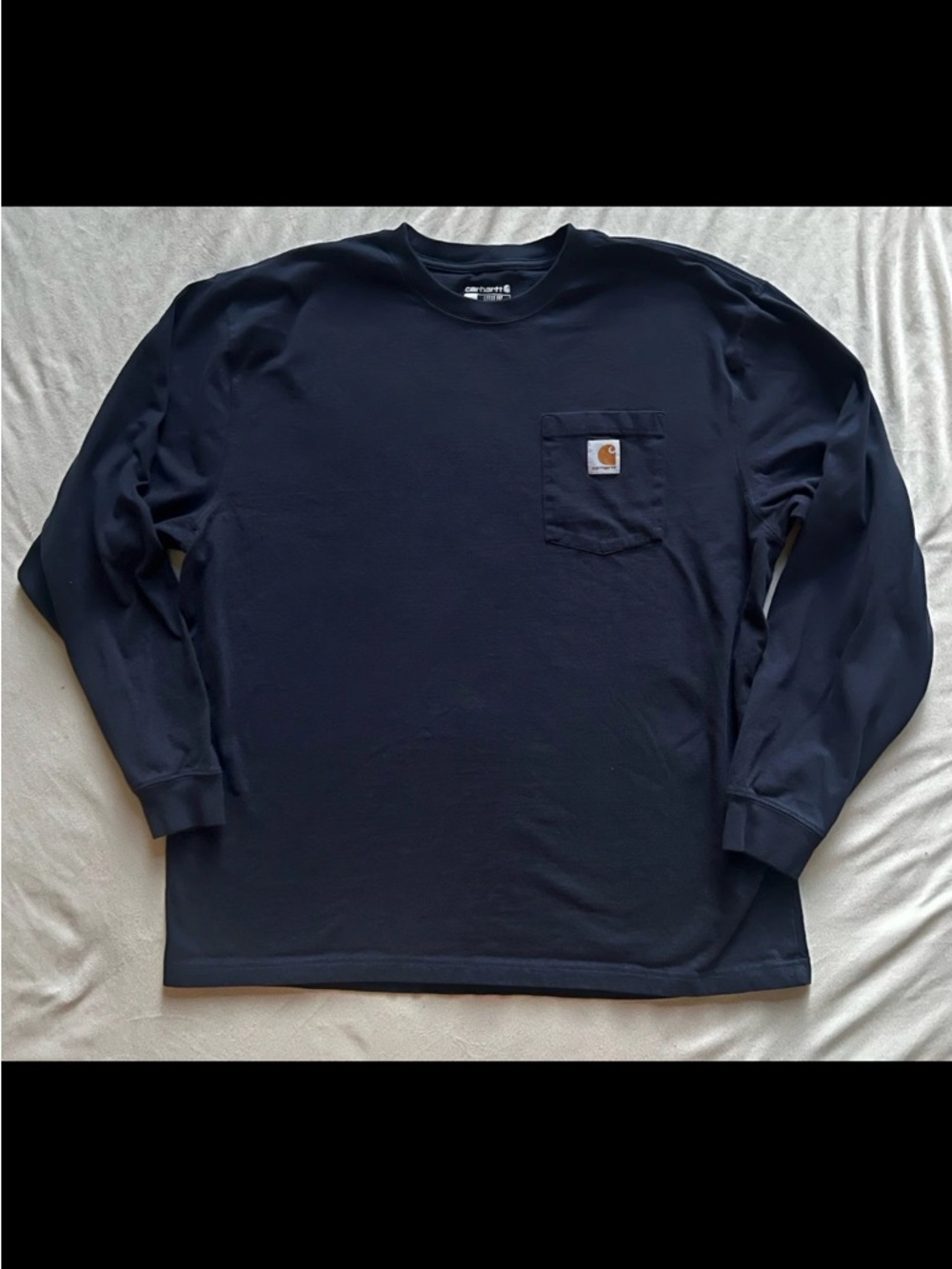 Carhartt Navy Long Sleeve Pocket Tee Size XL
In great condition!